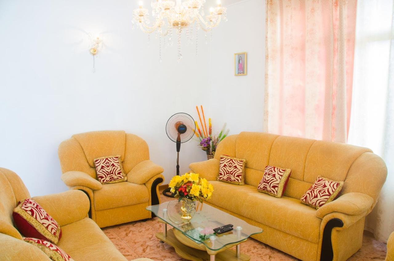 La Caverna House 舍曼格勒涅 外观 照片