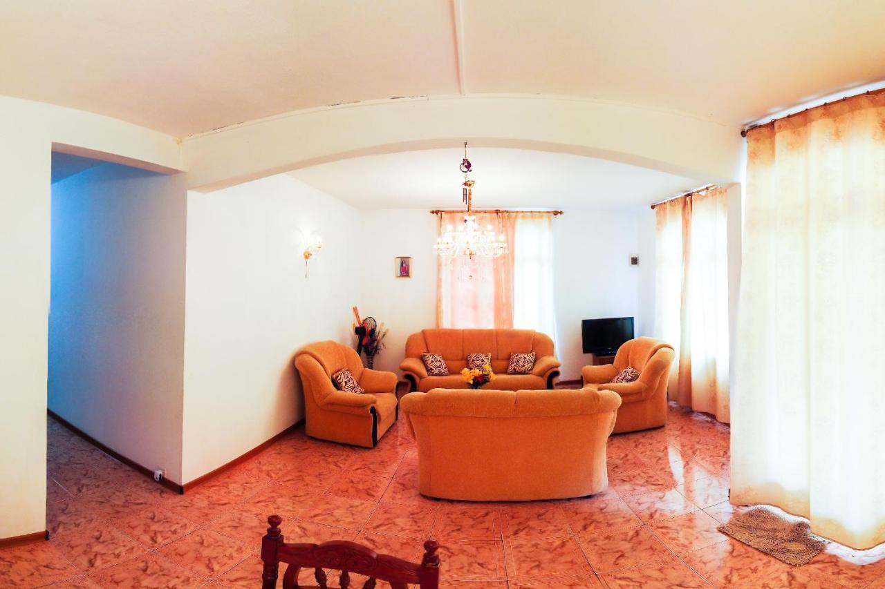 La Caverna House 舍曼格勒涅 外观 照片